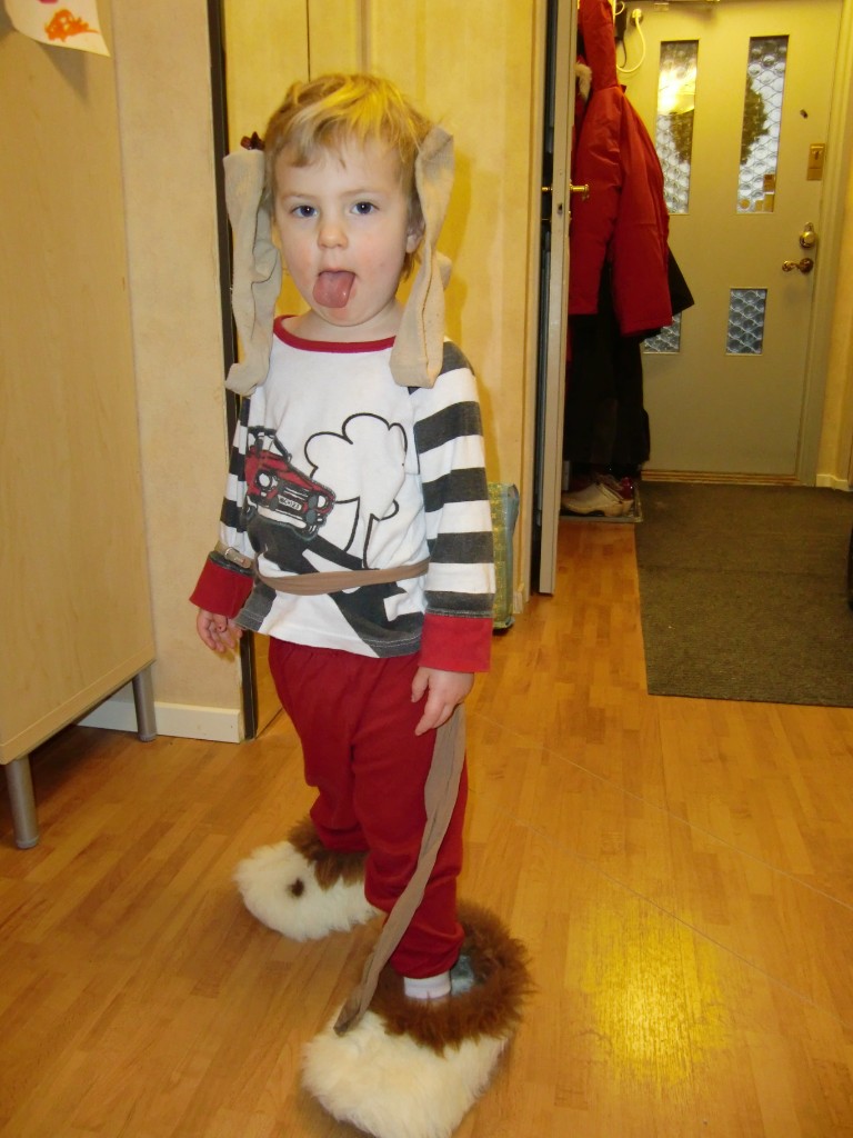 CIMG0394.JPG - Agnes leker hund.