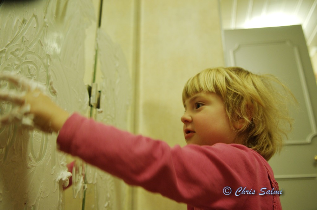 _DSC2029.JPG - Agnes får rakskum av pappa - släpp loss !!