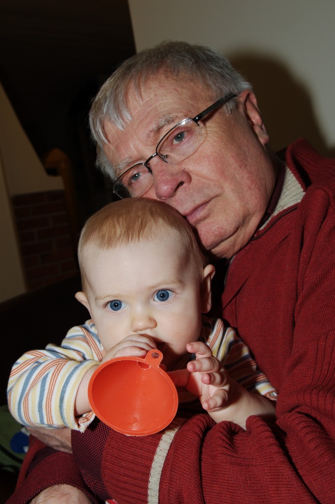 _DSC3523.JPG - Gos med farfar.