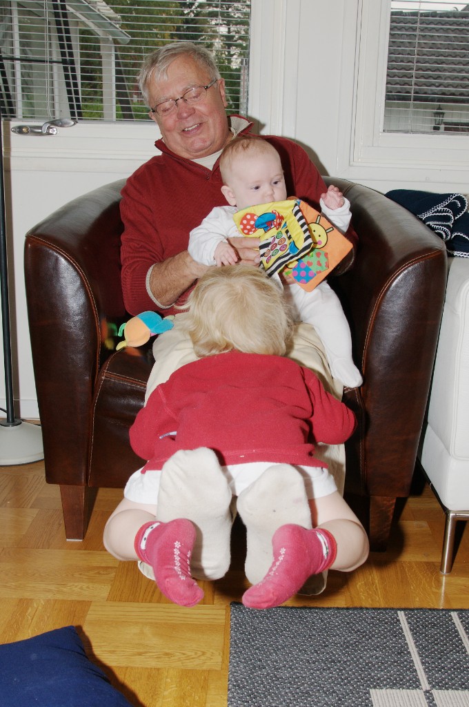 _DSC2914.JPG - PappaPekka - farfar är mänsklig barn åk attraktion.