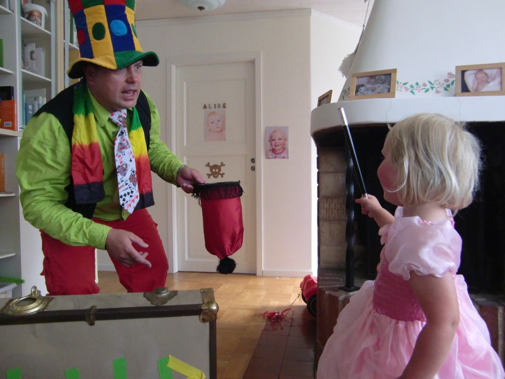 CIMG2883.JPG - Bäst att hon får trolla själv