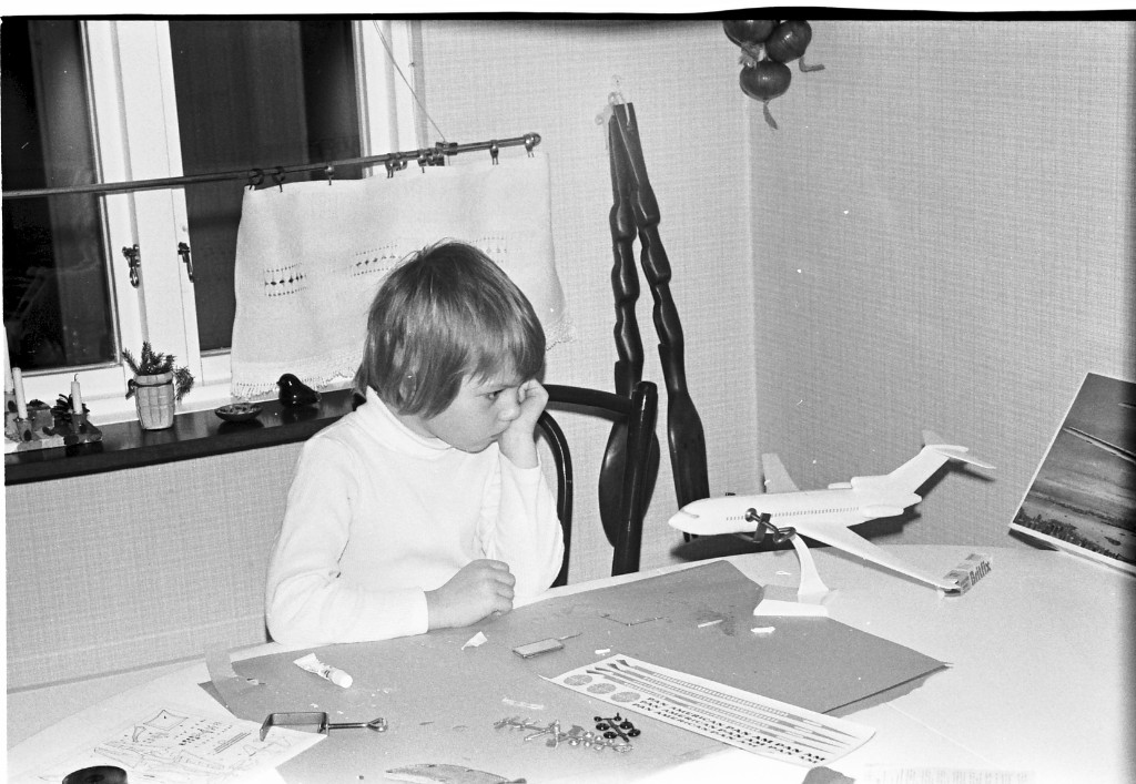 Image-001246.jpg - Många modellflygplan blev det. Förstod dock aldrig det där med att måla grejerna. Kände mig klar när det var ihopbyggt