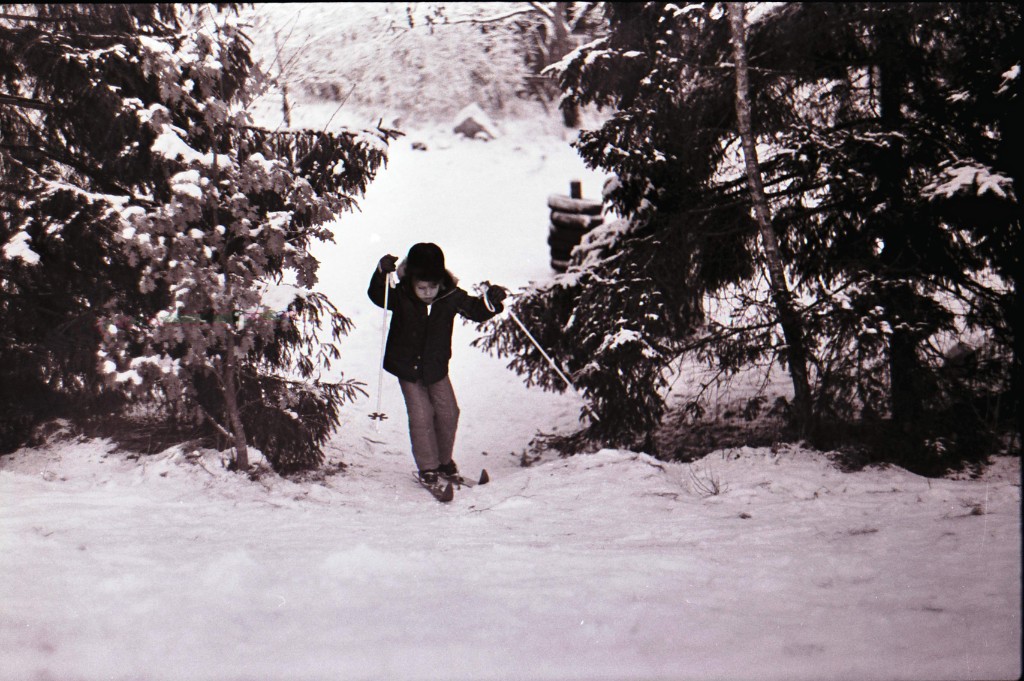 Image-001425.jpg - Innan stålkanten. Träskidor vallade med tjära och Rottefella