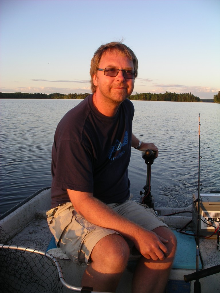 IMGP1275.JPG - Nöjd storfiskare. Även denna gång klarade Chris nollan med en liten abborre. Nästa gång ? Kanske?