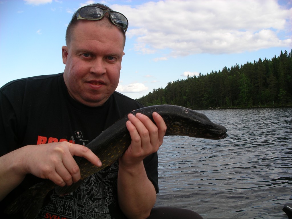 IMGP1116.JPG - Även gäddorna lurade i vassen