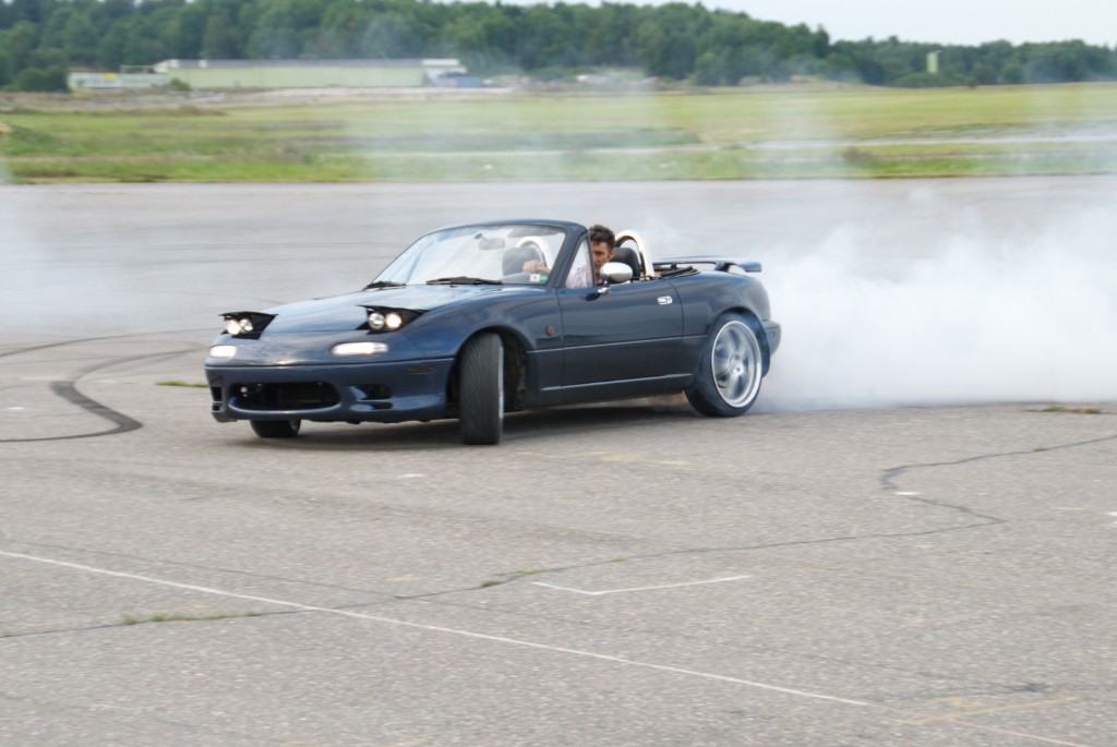 _DSC2784.JPG - Tord jobbar loss med Miyatan