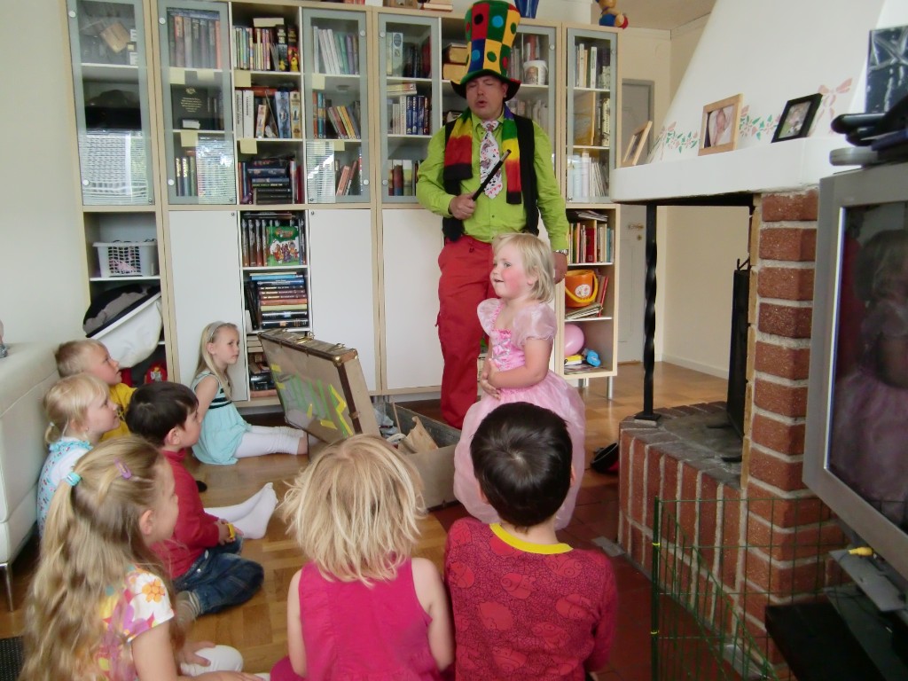 CIMG2879.JPG - Alice tar scenen