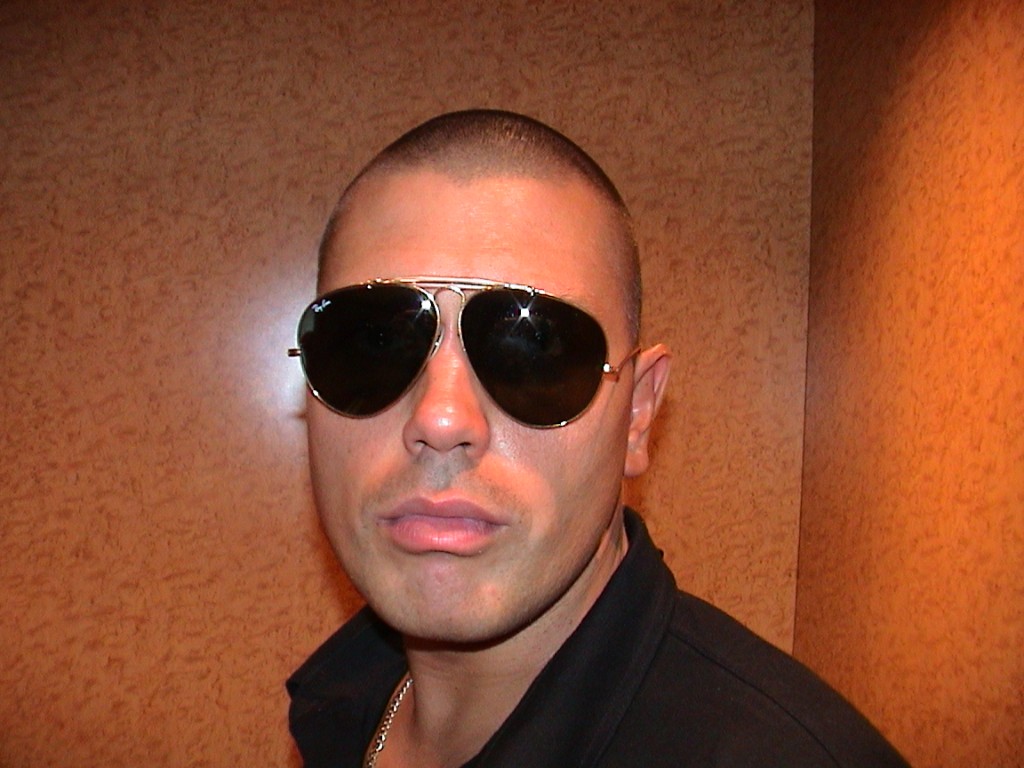 DSC00046.JPG - LA 2001 09 11