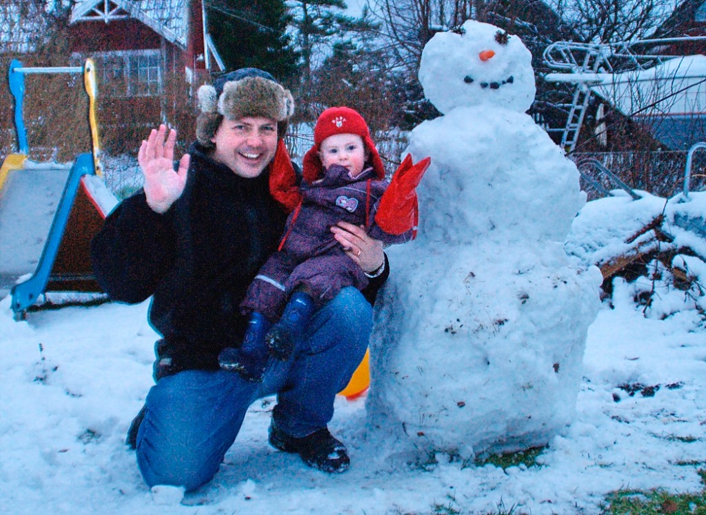 _DSC6824_3.jpg - Jag, Cilla och Agnes har byggt en snögubbe.