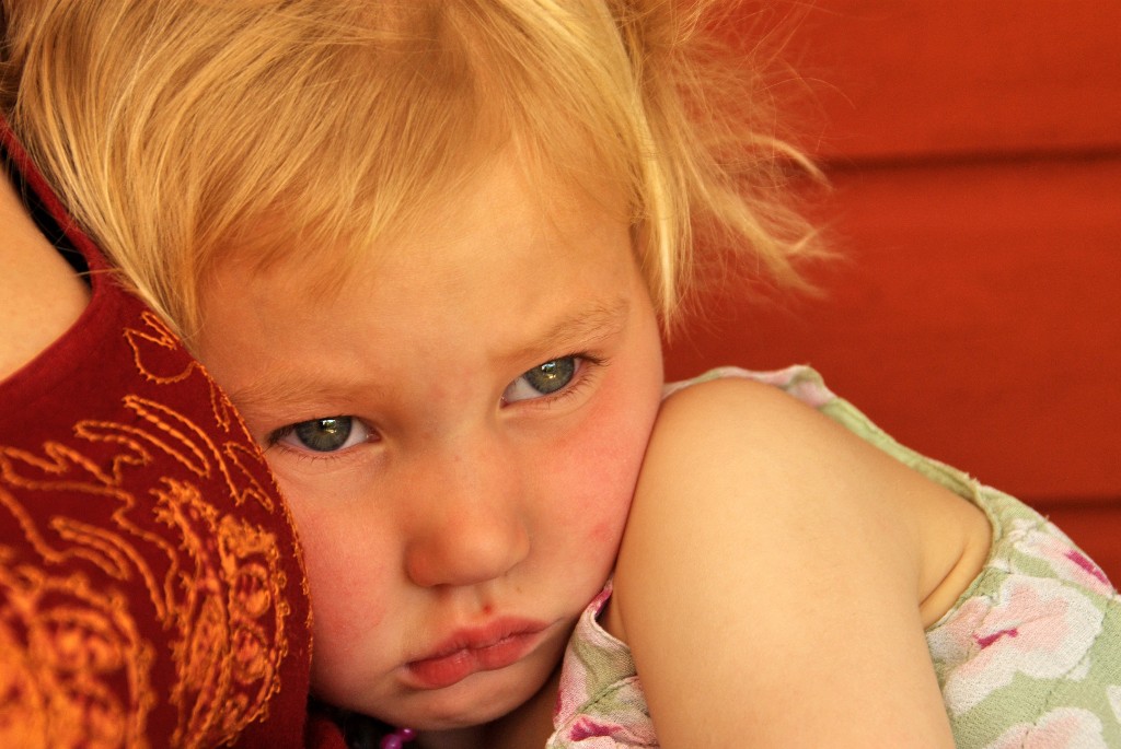 _DSC8589.JPG - Min systerdotter Ines. Trött och nyvaken.