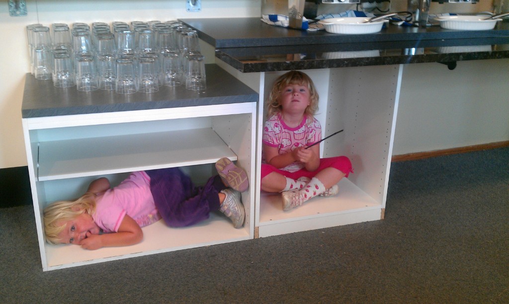 IMAG0965.jpg - Alice och Agnes på golf/Thai restaurangen