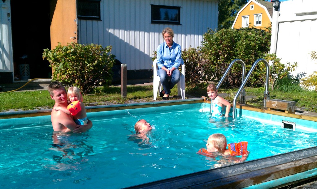 IMAG1041.jpg - Fam. Malm på poolparty