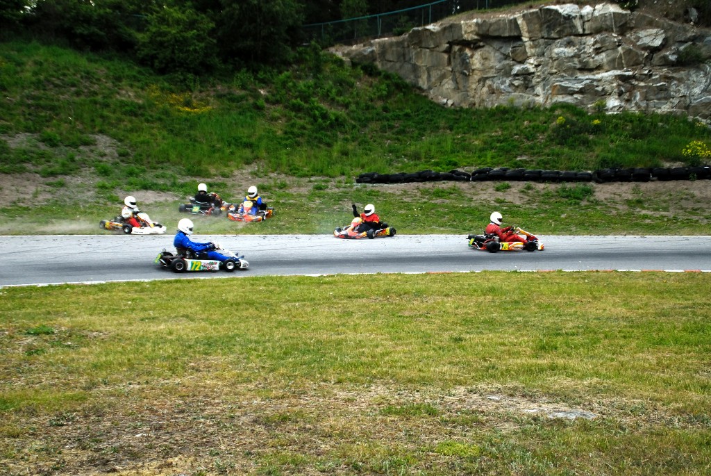 _DSC0156000143.JPG -  Startkrash Sport2000 under kvällstävling i Maj 2007. Klicka här för att komma till JMK:s hemsida.  