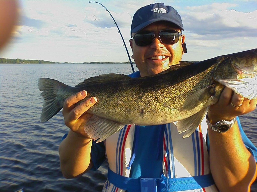 IMAGE_066.jpg - Ute med Stefan och Svenne - resultat! Näst största gösen för Chris