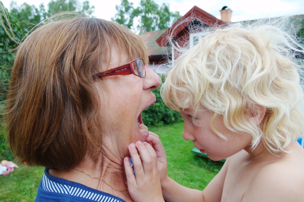 _DSC7351.JPG - Ines kollar farmor/mormor Marias tänder