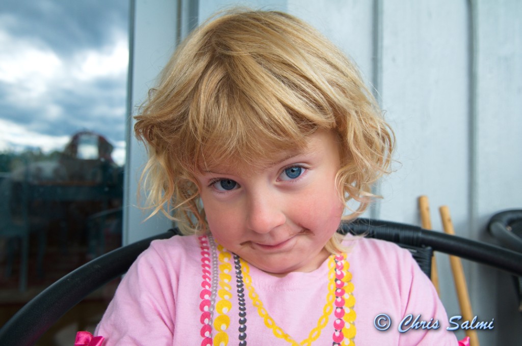 _DSC7436.JPG - Agnes poserar