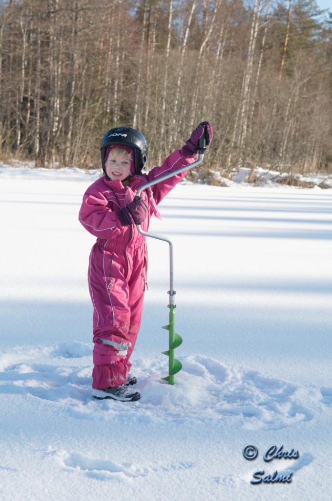 _DSC3174.JPG - Hål för att fiska i